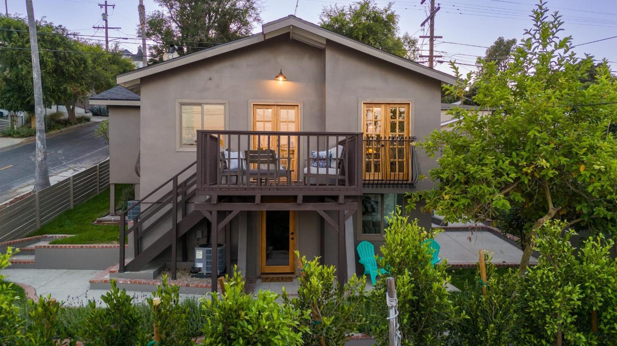 Holiday home 2113 Montana By Avantstay Heart Of Echo Park Balcony W Outdoor Seating Los Angeles