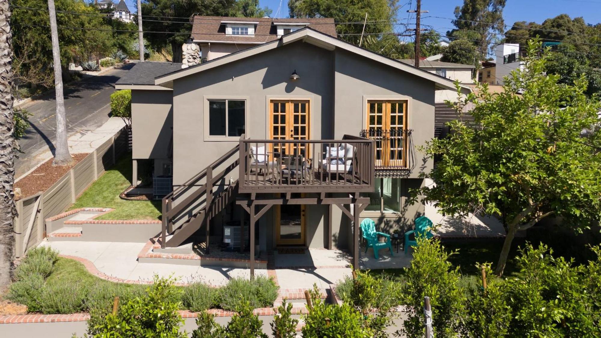 Holiday home 2113 Montana By Avantstay Heart Of Echo Park Balcony W Outdoor Seating Los Angeles
